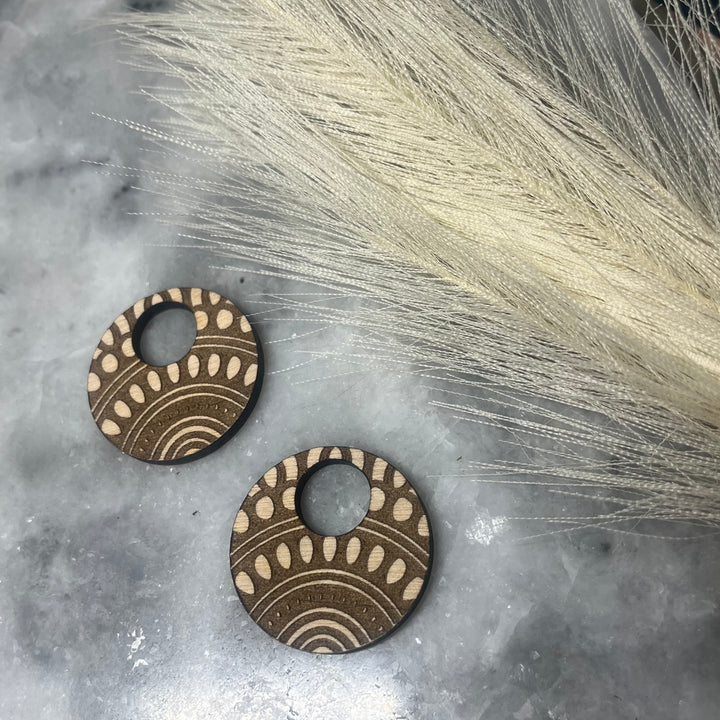 Dotted Grunge Peekaboo Hoop (1 Pair)