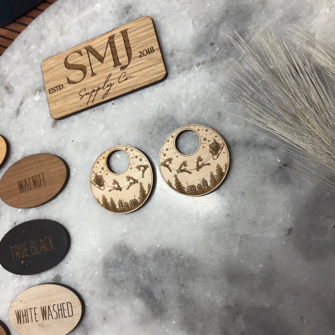 Santa’s Sleigh Peekaboo Hoop (1 Pair)